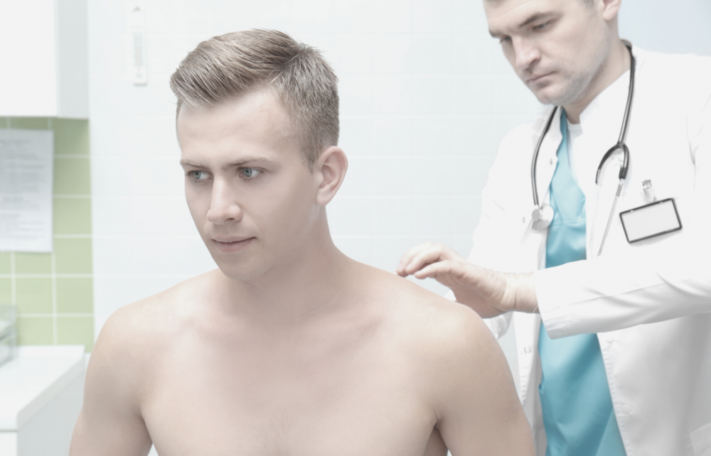 Какие обследования и в каком возрасте стоит проходить мужчинам