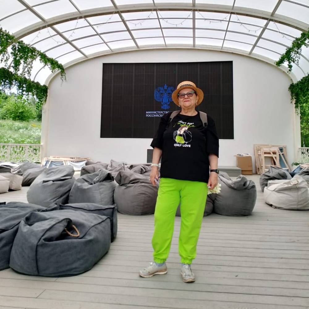 «Я все так же, как и прежде, окружаю себя положительными эмоциями!» — как Валентина Виноградова одержала победу над раком груди и вышла в 13-летнюю ремиссию